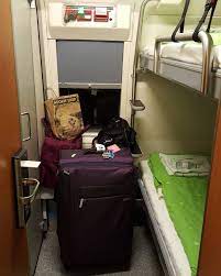linda lin on instagram overnight train from helsinki to kemijarvi 搭夜臥火車前往北極圈 這讓我想到一部電影 北極特快車the polar express 雖然故事發生在美國和芬蘭無關 但這台列車是真的可以開往聖誕老人的故鄉 lapland