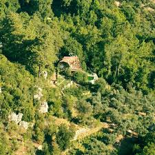 Yayla gibi kırsal bölgelerde inşaat yapmak için arazi almak isteyenler alacakları arazinin imar durumunu mutlaka kontrol etmelidir. Ormanda Ciftlik Evinde Odalar Geyikbayiri Antalya Geyikbayiri Konyaalti Sehrinde Kiralik Ciftlik Konaklamalari Antalya Turkiye