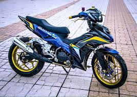 Penyanyi siti sarah raisuddin membuat kejutan kepada suaminya yang juga pelawak dan penyampai radio popular shuib sepahtu dengan menampal manik dan hiasan bunga di beberapa bahagian motosikal miliknya. 9 Ysuku Ideas Yamaha Motorcycle 150cc