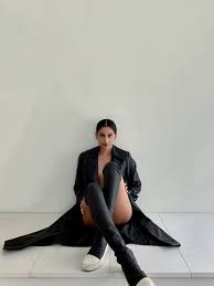 Adithya varma new pair dhruv vikram and banita sandhu stills (photo:socialnews.xyz). Aditya Varma Girl Banita Sandhu Loses Her Clothes For Ultra Glam Photoshoot Tamil News Indiaglitz Com