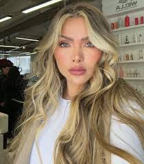 Marcela Munoz's Instagram, Twitter & Facebook