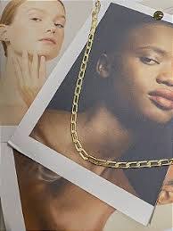 Amanda Dourado's Instagram, Twitter & Facebook