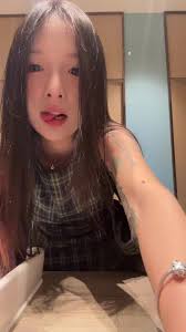 feeling kinda pretty today ~~