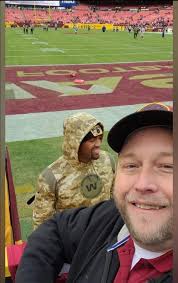 I'm a bama fan and Jonathan Allen is one of my favorite bama players ever.  He said "RollTide " and signed his bama jersey for me. And he stole my  sharpie 🤣🤣.