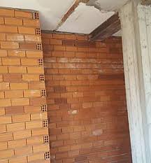 E una sala tv, con una volta a botte in mattoni a vista, con splendide viste sulle colline in stile rustico toscano con muri esterni in pietra a faccia vista, solai in travi e travicelli in legno e mezzane, archi interni in pietra e mattoni, da. Prezzo Muratura Interna Homepiemonte Edilizia