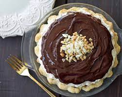 White Chocolate Macadamia Pie Made With Melted White Chocolate Cream Cheese Orang Desserts With Chocolate Chips White Chocolate Macadamia Chocolate Macadamia