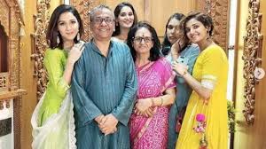 Born in delhi, she was one of the winners of the channel v's reality show popstars, subsequently being chosen for aasma. Neeti Mohan Wiki One Of The Most Popular Bollywood Playback Singers Reporter Live
