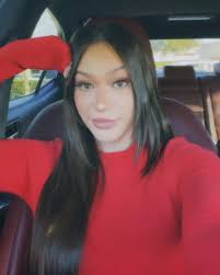 Samantha Lopez's Instagram, Twitter & Facebook