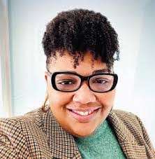 Edie Knapp's Instagram, Twitter & Facebook