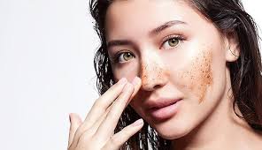 Cara memutihkan badan secara alami bagi pria adalah dengan menggunakan tiga bahan berikut ini yaitu oatmeal, gula dan susu. Mudah Dan Sederhana Begini Cara Membuat Scrub Wajah Untuk Menghaluskan Kulit