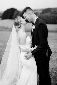 MIA & TOMMYS COUNTRY VICTORIA WEDDING - Hello May