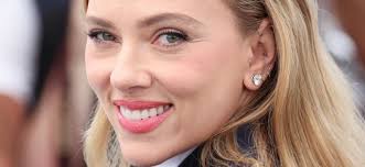 Scarlett Johansson Exposing Her Undies 'Keeps' The 'Attention'