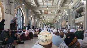 Mau cari kerja cleaning service 2020 gaji tinggi ? Lowongan Kerja Cleaning Service Di Masjidil Haram 2018 Info Seputar Kerjaan