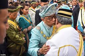 Последние твиты от tunku abdul rahman (@thetunku). Malaysia Installs Its New King After Previous Monarch Married Russian Beauty Queen And Abdicated Express Digest