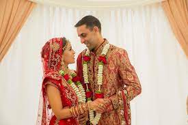 We also offer floral wedding packages & tips on wedding flowers trends. Garlands Bouquets Leicester