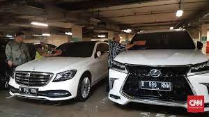 Urus 2021 suv terbaru tersedia dalam pilihan mesin bensin. Sidak Penunggak Pajak Tim Temukan Lamborghini Bermasalah