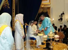 Pada 14 ogos 2017, tunku tun aminah telah selamat diijabkabul dengan dennis muhammad ramai yang terkejut dan pada masa yang sama memuji pilihan tunku tun aminah untuk tampil. Wedding Of Princess Tunku Aminah And Dennis Muhammad