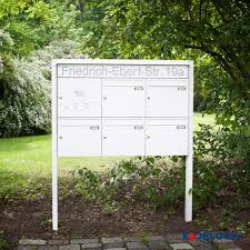 Briefkastenanlage Freistehend Weiss Mit Gegensprechanlage In 2020 Briefkastenanlage Briefkasten Freistehend Kasten