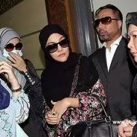 Di balik idola umie aida. Jangan Persenda Erra Fazira Umie Aida