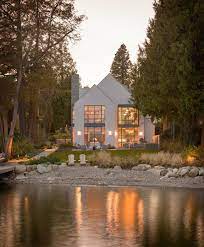 Lakefront House Lakefront Homes Lake House House Exterior