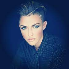 For Anyone That S Been Living Under A Rock For The Past Week Ruby Rose Is A Model Actress Who Has Gone Viral Sin Woman Crush Ruby Rose Orange Is The New Black