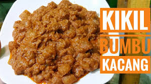 Kamu juga bisa membuat sendiri di rumah dan menghidangkannya malam ini. Resep Masak Kikil Bumbu Kacang Pedes Manis Enak Youtube