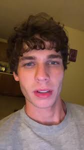 Logan Truitt's Instagram, Twitter & Facebook