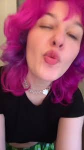 Josie Kenyon's Instagram, Twitter & Facebook