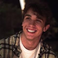 Hey everyone! My name's Josh and I'm looking to rent a room starting mid  February 2025. A little bit about me, I'm 21 and just graduated university,  so I'm starting a full