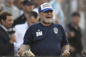The recent death of soccer legend diego armando maradona, who rose from the slums of buenos aires to stardom, made headlines all over the world. Argentine Diego Maradona Prolonge Au Gimnasia La Plata Jusqu En 2021 L Equipe