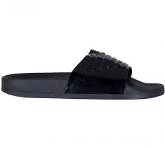 Claquettes Emporio Armani Homme Claquettes Tongs Chaussures Lifestyle Sports Plutosport Choisissez le vêtement idéal pour vous : claquettes emporio armani homme