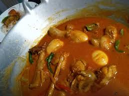 ½ ekor ayam, potong sesuai selera. Namakucella Gulai Ayam Telur Rebus Lauk Nasi Dagang