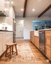They are highly resistant to heat and all white oak kitchen cabinets on alibaba.com have utilized innovative designs to make kitchens perfect. Modern Farmhouse Kitchen White Oak Floors White Oak Cabinets White Countertops White Cabinets V Modern Farmhouse Kitchens White Oak Floors Lake House Kitchen