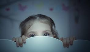 L'enfant grimace est une histoire inventée et racontée par raphaël damain (rafadam). Mon Enfant A Peur Du Noir Comment Reagir Doctissimo