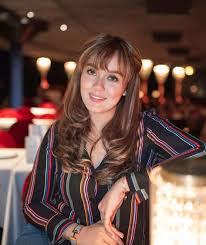 Nik zaris nelydia binti nik sen or better known as nelydia senrose is a malaysian actress. Mana Tumpahnya Kuah Kalau Tak Ke Nasi Aura Kecantikan Uqasha Nelydia Senrose Diwarisi Dari Ibu Yang Sama Cantik Media Hiburan