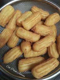 All you need to know to make the best cinnamon sugar coated churros! Resepi Churros 3 Kitpramenulis