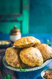 Combined With The Goodness Of Fresh Methi Leaves Ajwain Curd And Basic Spices Dahi Methi Poori Turns Out As A Puri Recipes Indian Food Recipes Methi Recipes