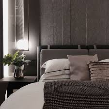 Quartos Casal Cabeceira Cinza Em Tecido Painel De Tecido Cinza Na Parede Luminaria Decorativa Interiores De Quarto Ideias De Quarto Moderno Quartos De Hotel