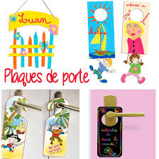 Pour personnaliser la porte de chambre de votre enfant, berceau magique vous propose une sélection de plaque de porte originale. Plaque De Porte Personnalisee Accroche Porte Sur Tete A Modeler