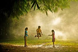 30 Magical Photos Of Children Playing Around The World Kids Playing Happy Kids Amazing Photography