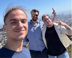 Trei antreprenori români cuceresc Silicon Valley cu o tehnologie care  transformă camerele de supraveghere în asistenți