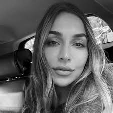 DANIELLE (@dzaslavsky)