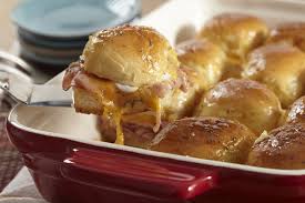 Do Your Sliders Island Style With These Delicious Sweet Hawaiian Ham Sliders Top Hawaiian Sweet Rolls With Ham In 2020 Ham Sliders Hawaiian Ham Sliders Kraft Recipes