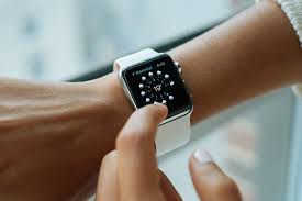 People Who Are Confused Between Both Heart Rate Trackers Should Take A Look At The Charge 2 Vs Charge 3 Comparison Fi Apple Watch Smartwatch Women Smart Watch