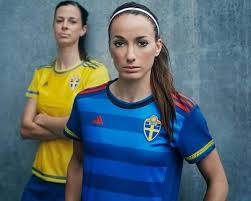 Representing kosovo was never an option for asllani, but she will always be a representative for their people. Kosovare Asllani La Inmigrante Que Enaltece A Dos Naciones Apuntes De Rabona