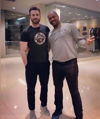 Крис эванс / chris evans. Chris Evans On Instagram A New One Of Chris With A Fan In Washington Dc Chris Evans Chris Evans Captain America Chris