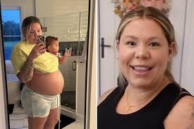 Teen Mom Kailyn Lowry ripped for 'trying to trick' fans after she shows off  big bare baby bump in bathroom mirror selfie