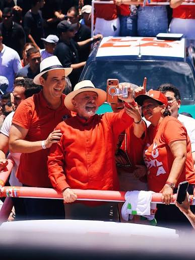 PRA FICAR NA HISTÓRIA! ⭐️ Natal recebe o Presidente Lula com multidão pra  fazer Cadu Governador. Simbora que dia 25 é 13! ❤️ 📸 @mylenasousa