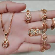 Jual vas bunga rose warna rose gold gradasi. Perhiasan Dewasa 1 Set Lengkap Warna Rose Gold Cantik Lazada Indonesia
