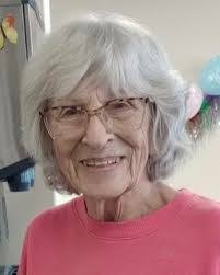 Elaine Spang's Instagram, Twitter & Facebook